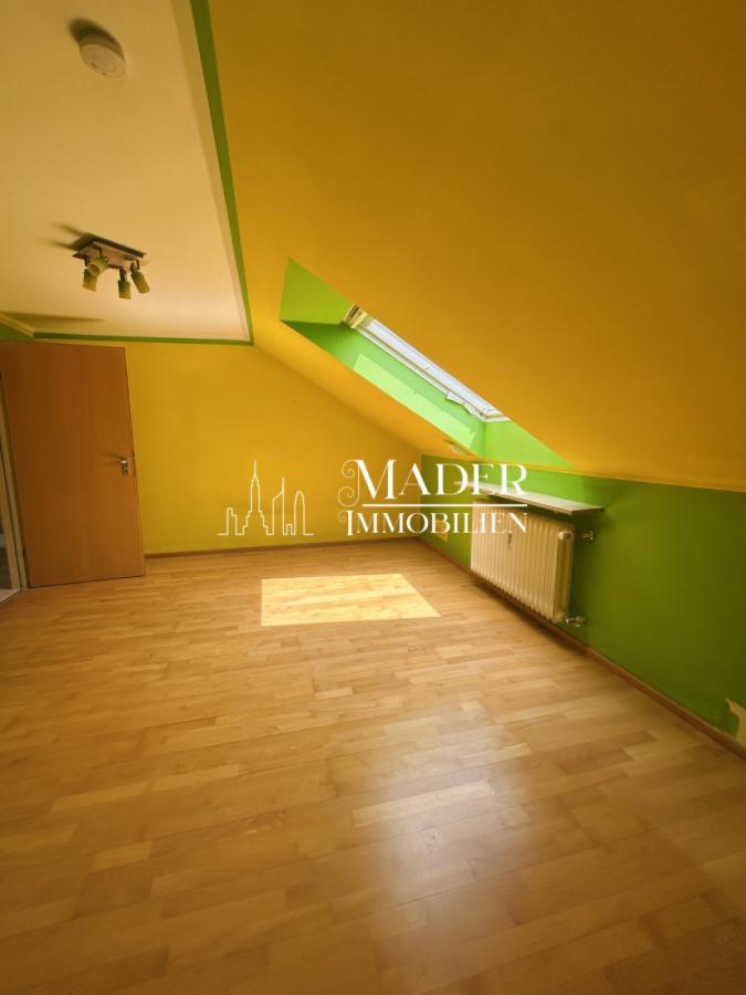 Schlafzimmer 1 DG