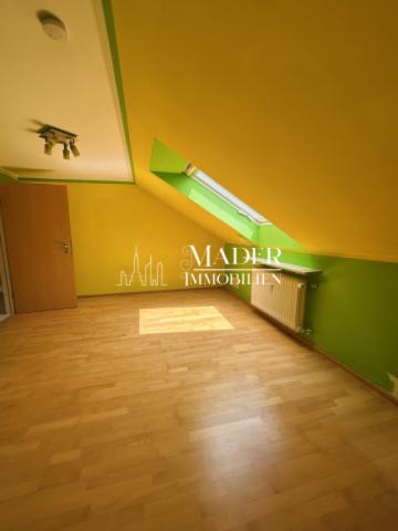 Schlafzimmer 1 DG