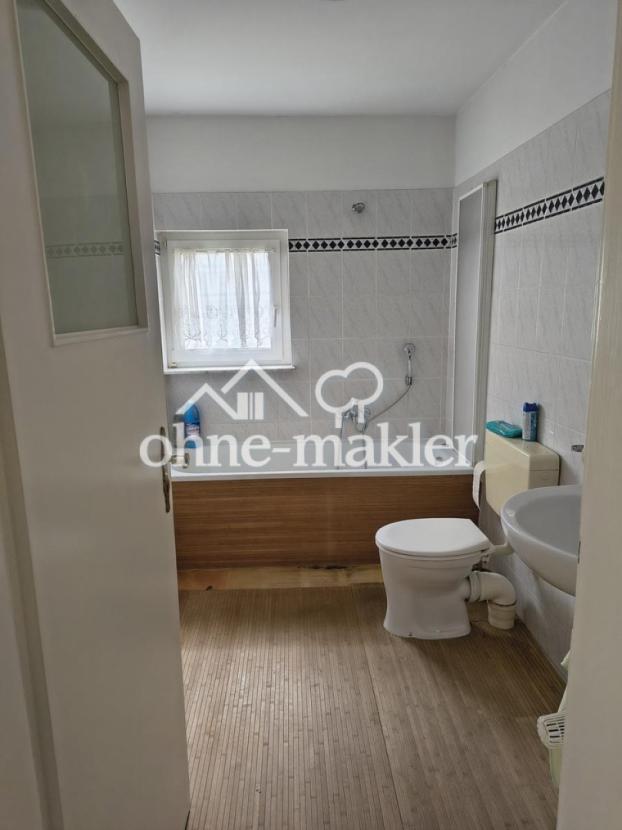 Badezimmer Ansicht 2