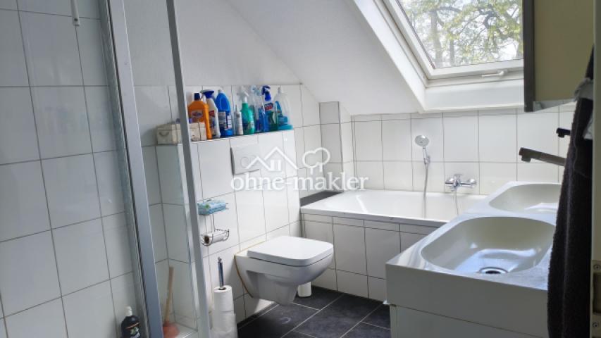 Wanne und Dusche Bad 1.E