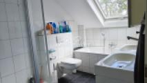 Wanne und Dusche Bad 1.E