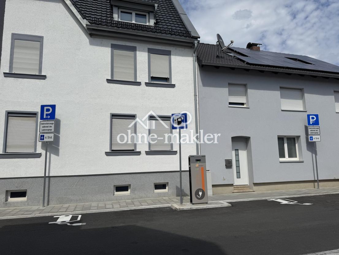 E-Ladesäulen an der Straße