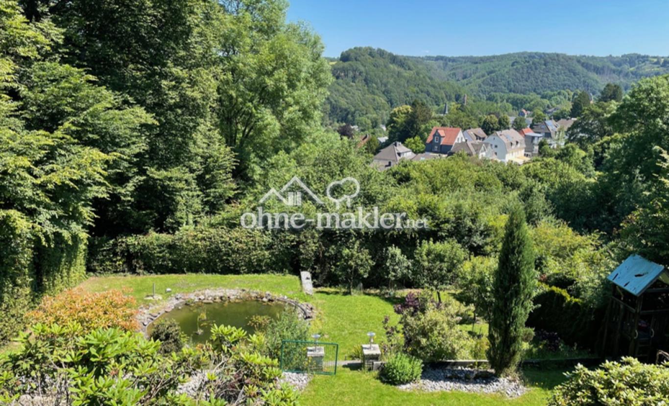 Blick vom Balkon ins Tal