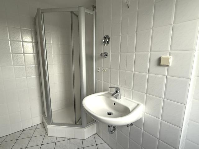 Bad mit Dusche & Wanne 