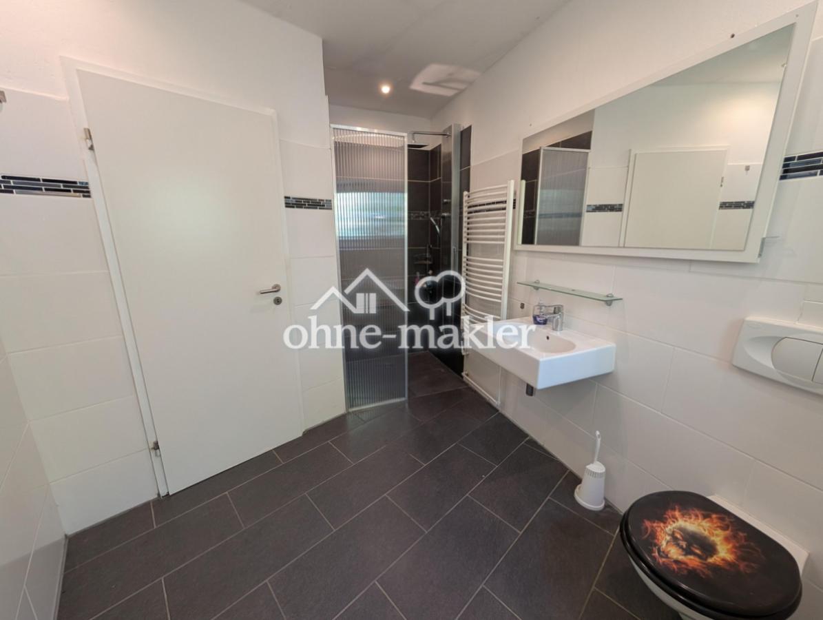 Badezimmer untere Wohneinhei