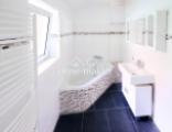 Badezimmer untere Wohneinheit