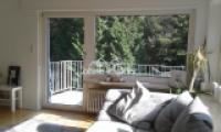 geräumiger Balkon mit Blick