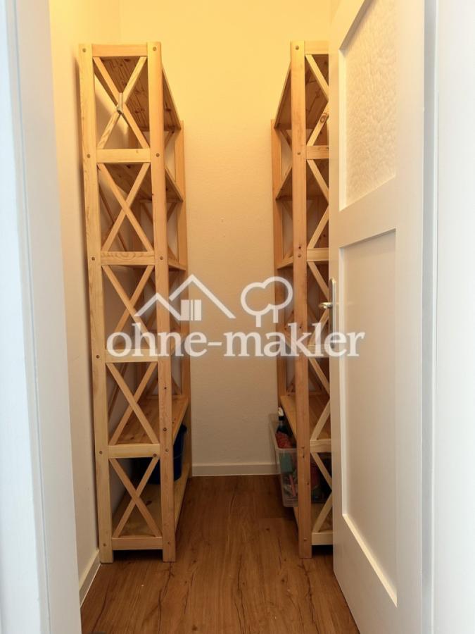 Garderobe und Vorrat