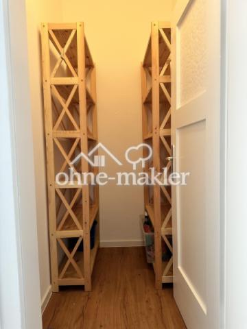 Garderobe und Vorrat