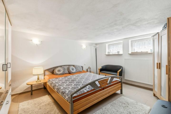 Wohnung 1_ Hobbyraum KG
