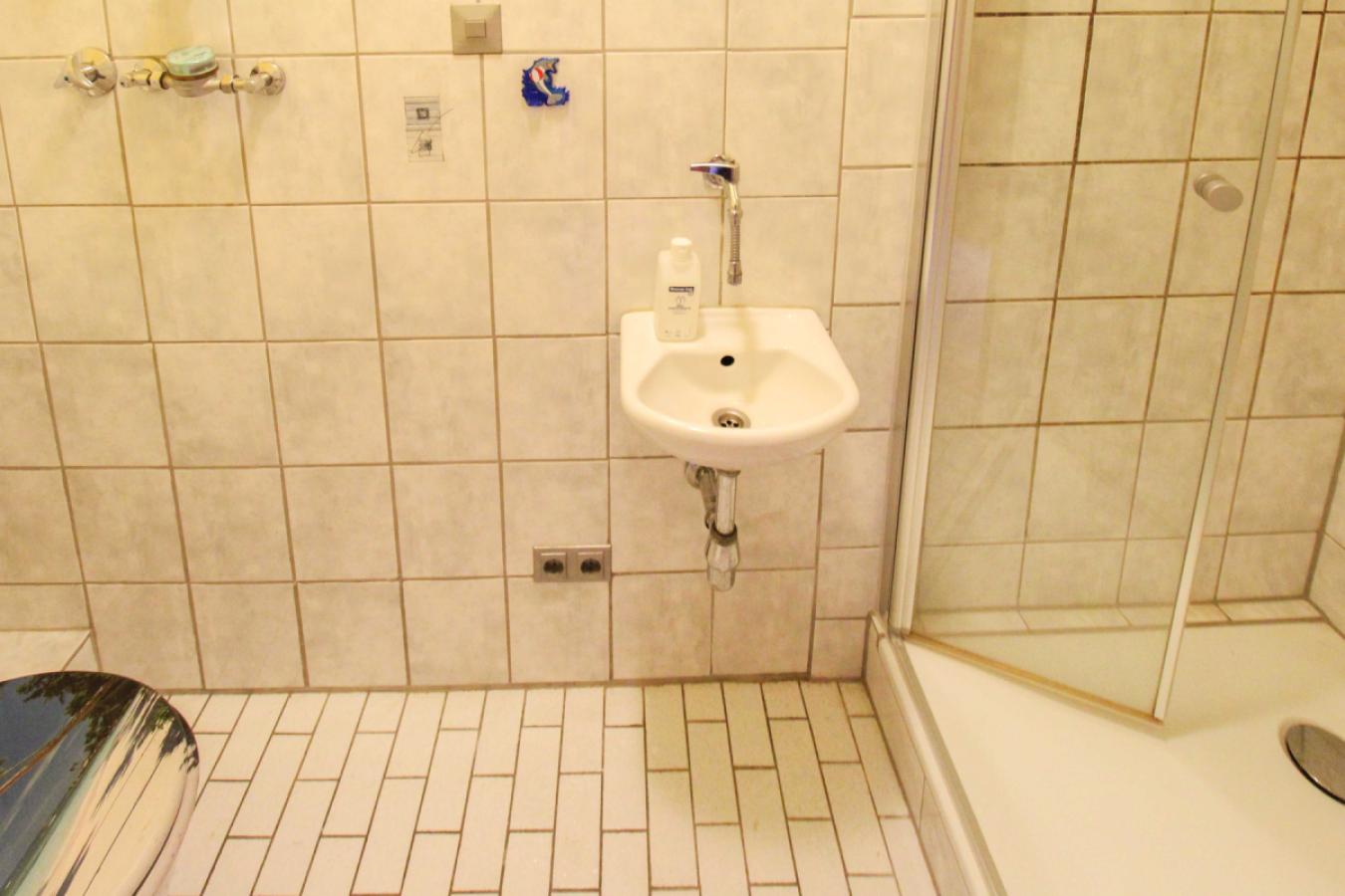 Bad mit Dusche