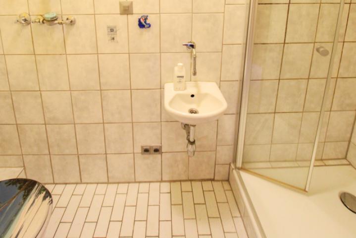 Bad mit Dusche