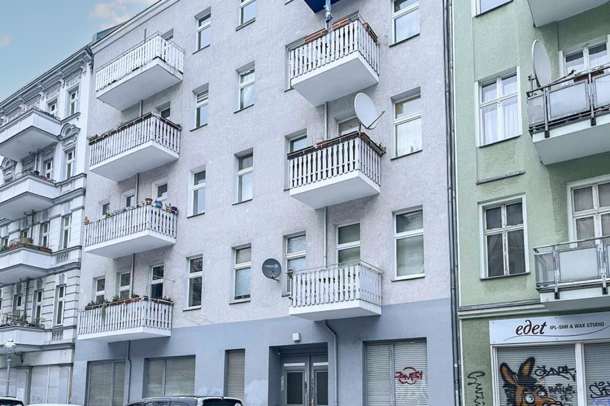 Gebäudeansicht Straße