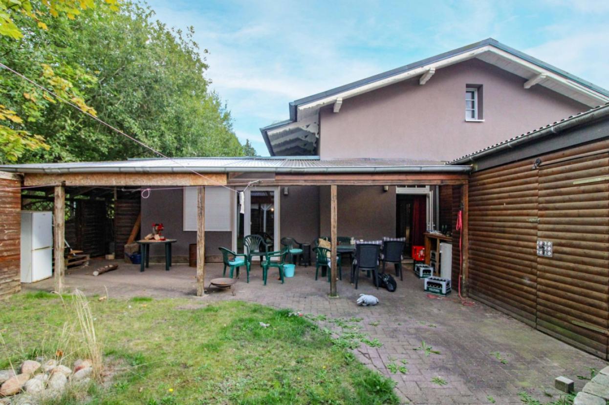 Terrasse EG links
