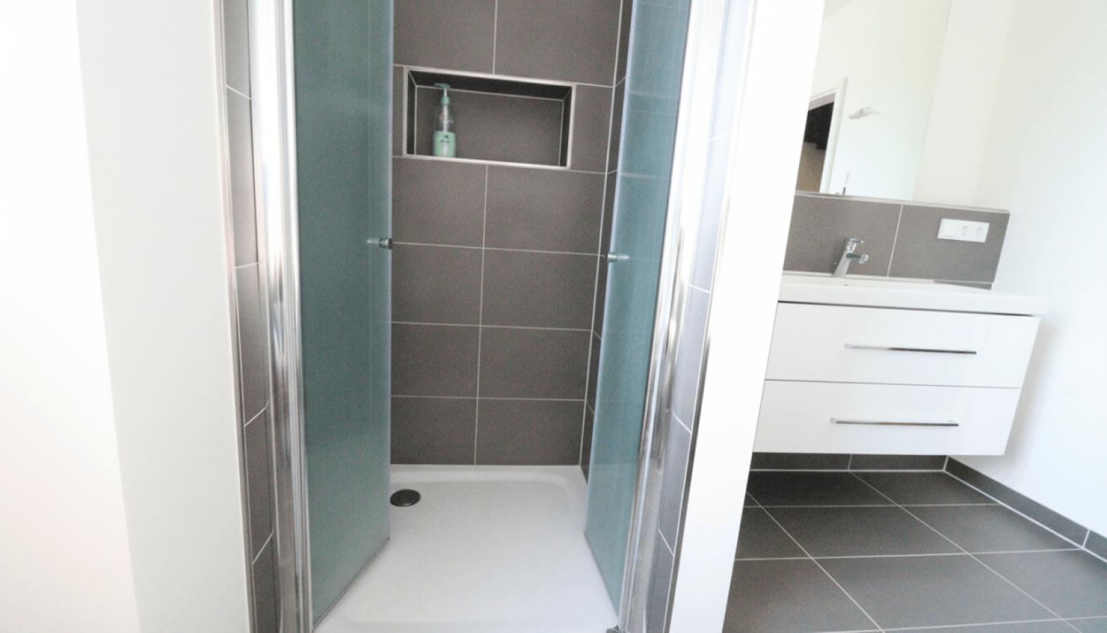 Badezimmer - bodentiefe Dusche