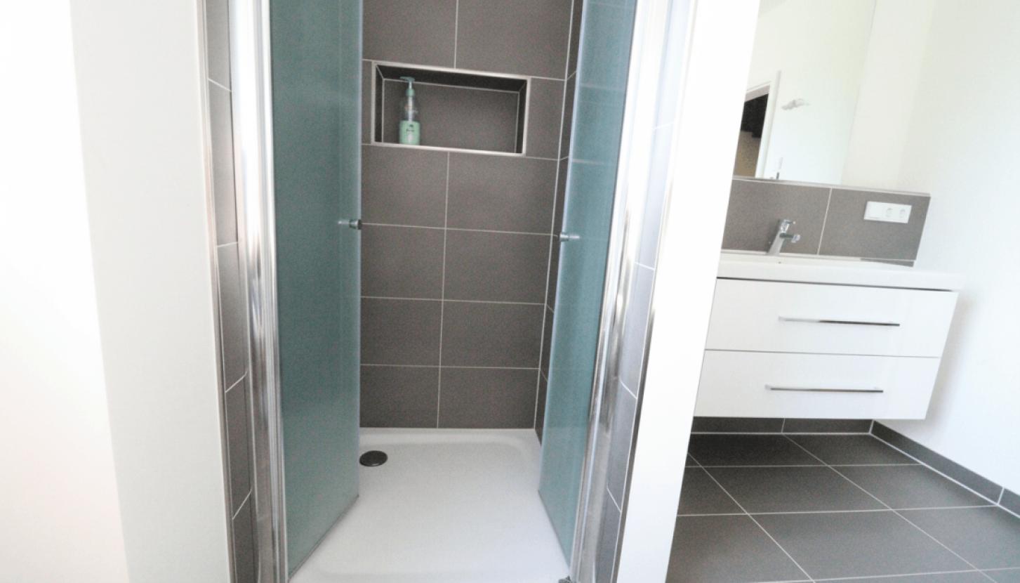 Badezimmer - bodentiefe Dusche