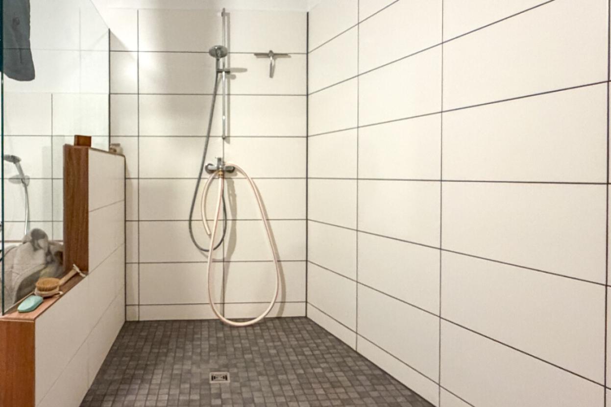 Dusche Hinterhaus