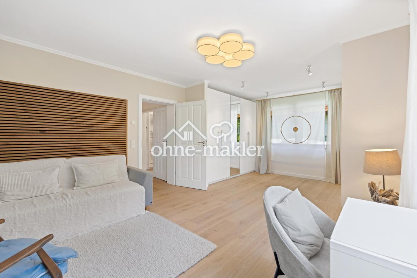 OG Schlafzimmer mit Ankleide