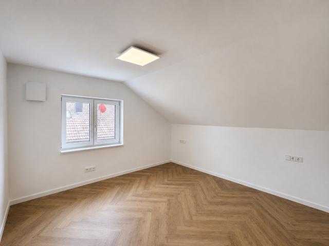 Helles Kinderzimmer - zweite Perspektive