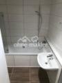 Bad mit Dusch Wanne