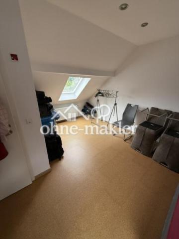 Dachboden: 15,8 qm