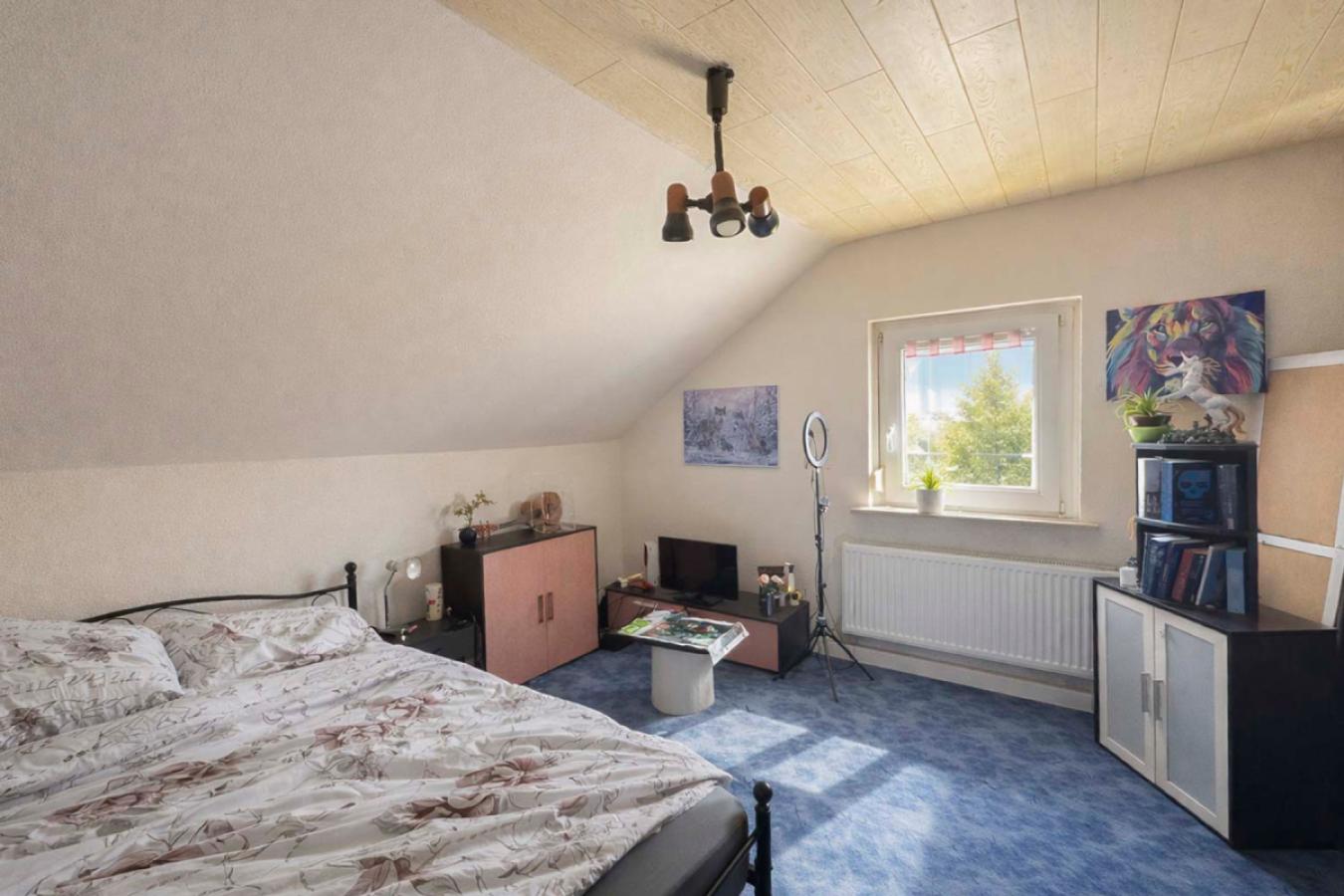 Schlafzimmer DG