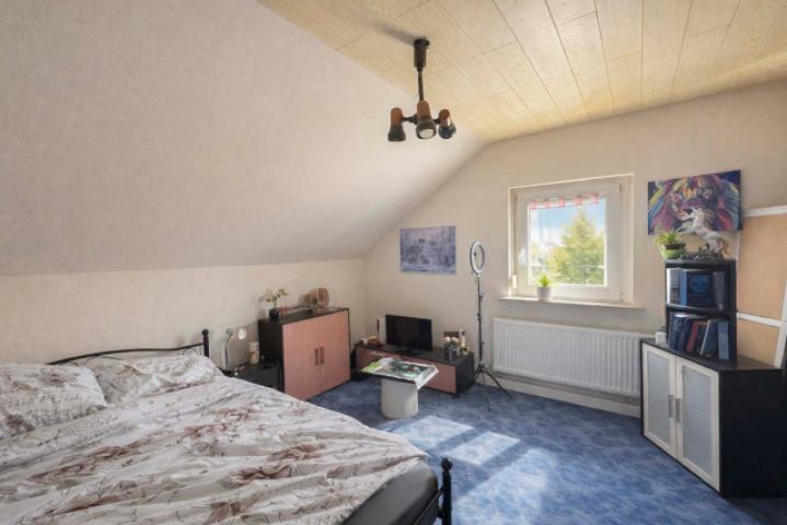 Schlafzimmer DG