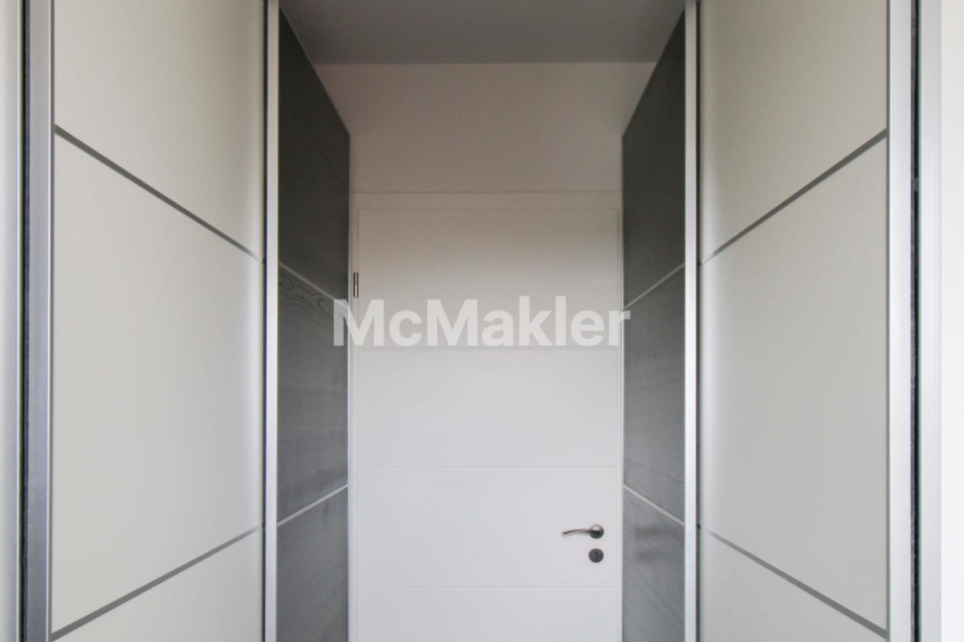 Begehbarer_Kleiderschrank_DG