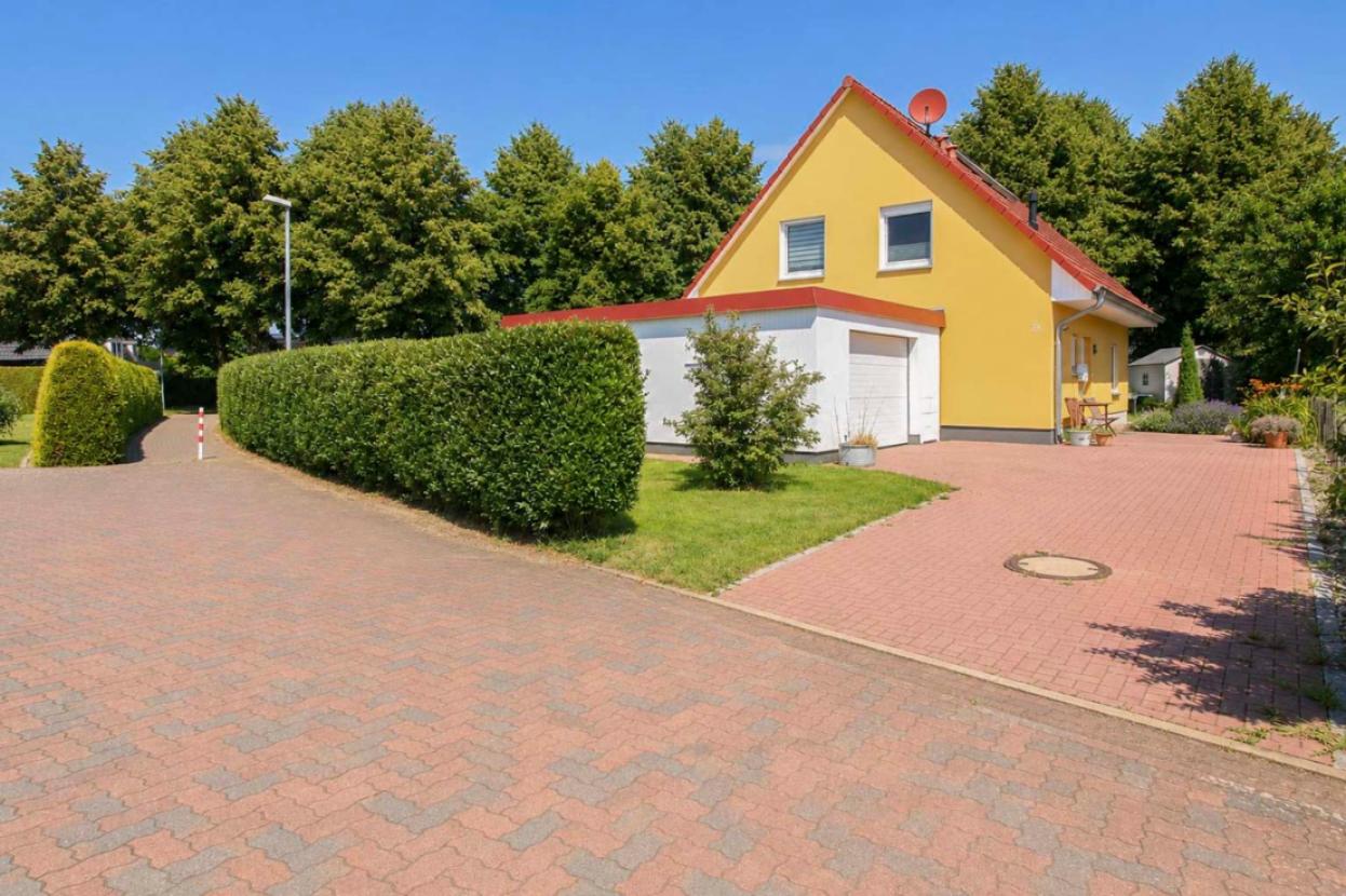 Straßenansicht