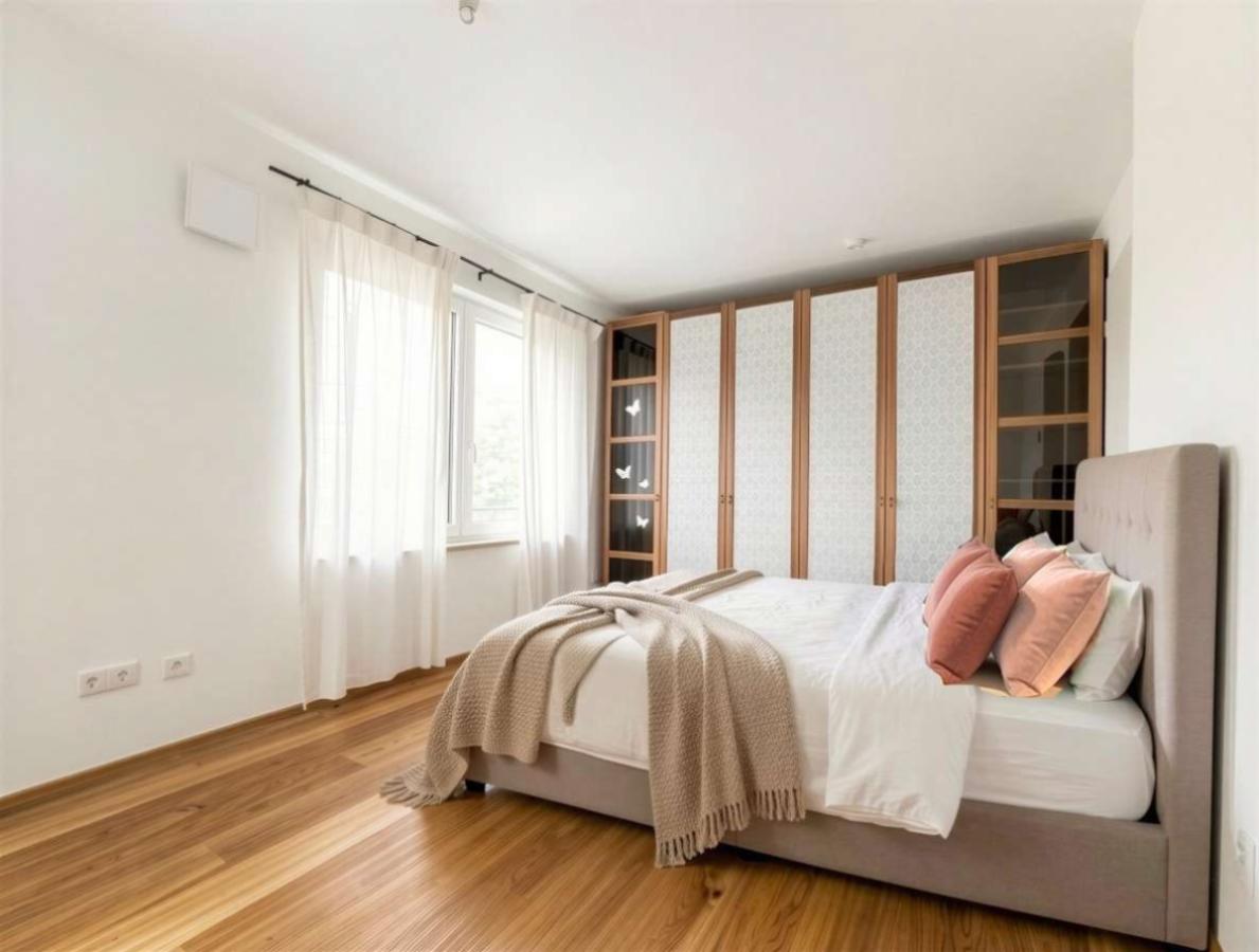 Schlafzimmer (KI-möbliert)
