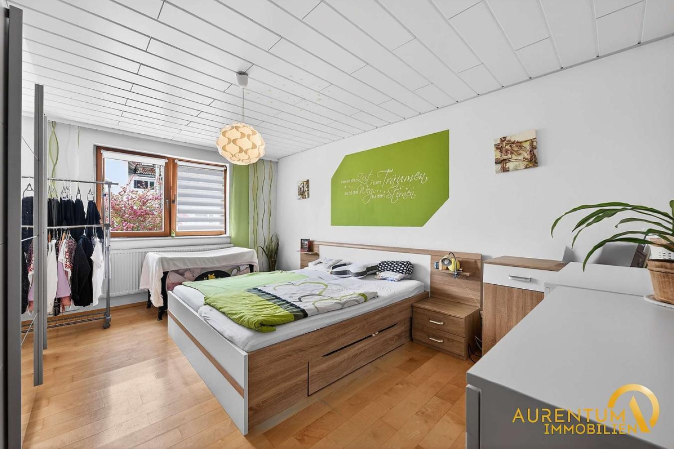 Schlafzimmer OG