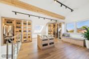 CAM04301G0 PR0032 STILL036 001
