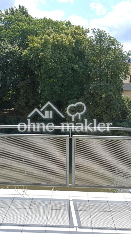Grünes Gegenüber
