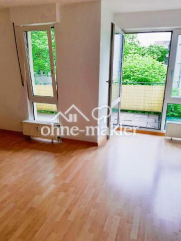 Innenansicht Richtung Balkon