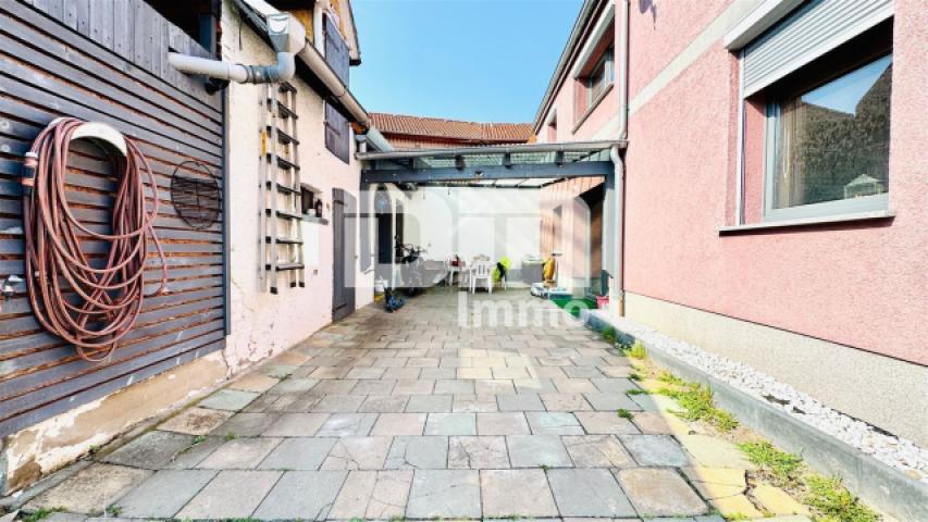 Terrasse / teilüberdacht
