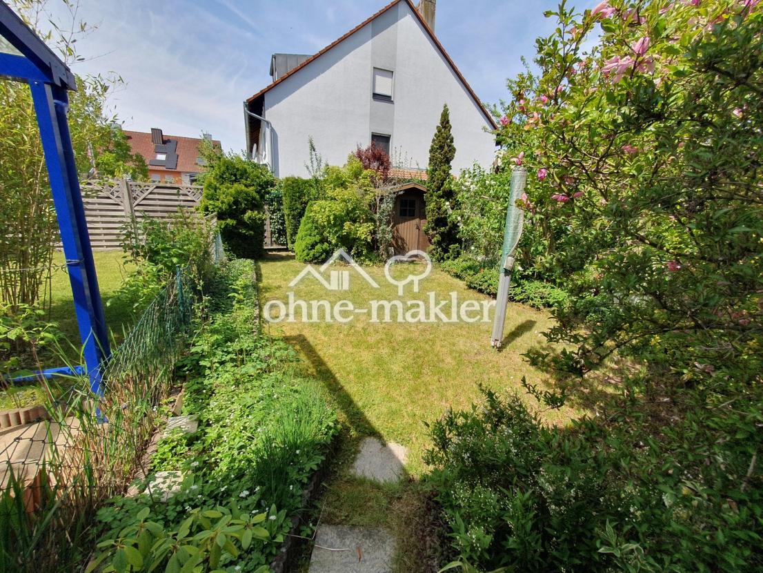 Garten von Terrasse aus