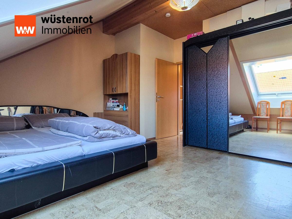Schlafzimmer DG