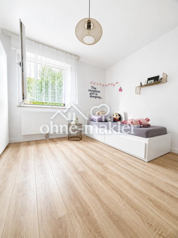KINDERZIMMER / BÜRO