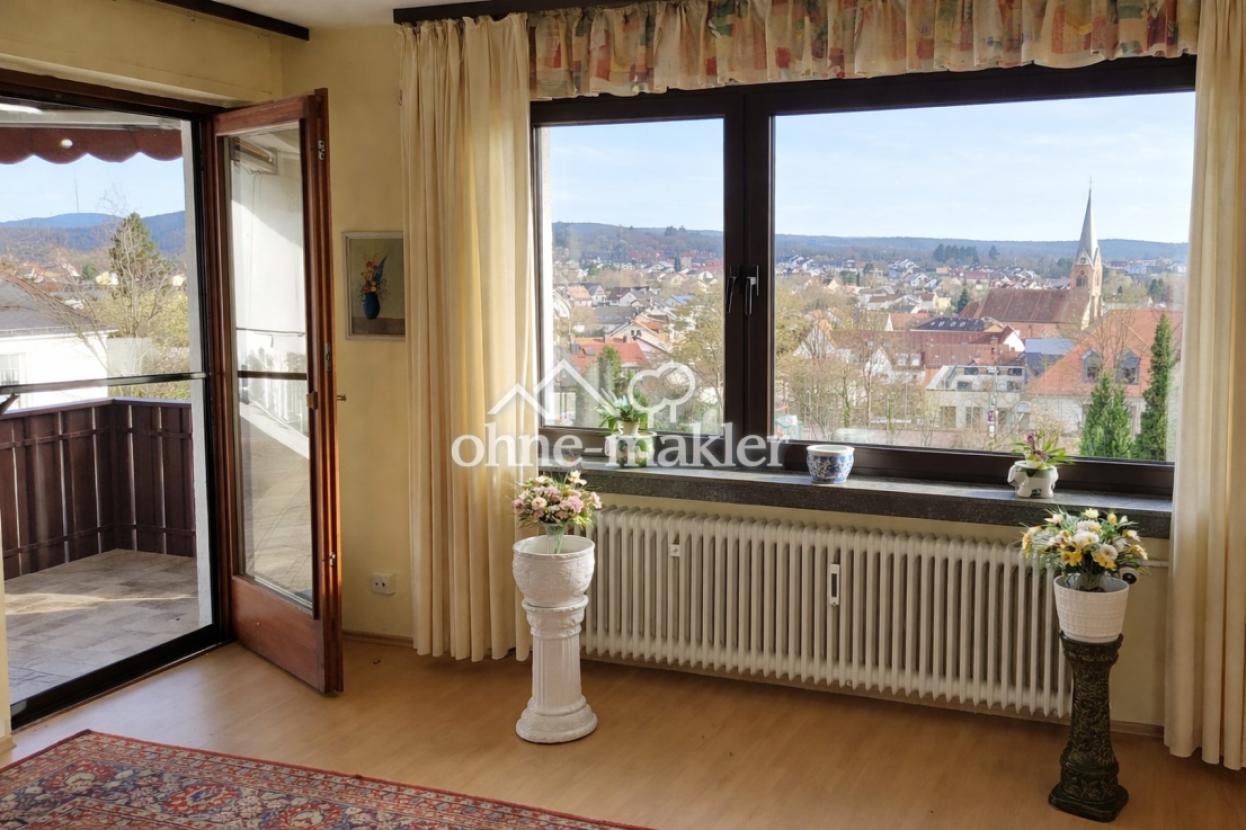Zimmer 2 mit Balkonzugang OG
