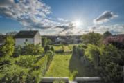 Blick vom Balkon in den Garten