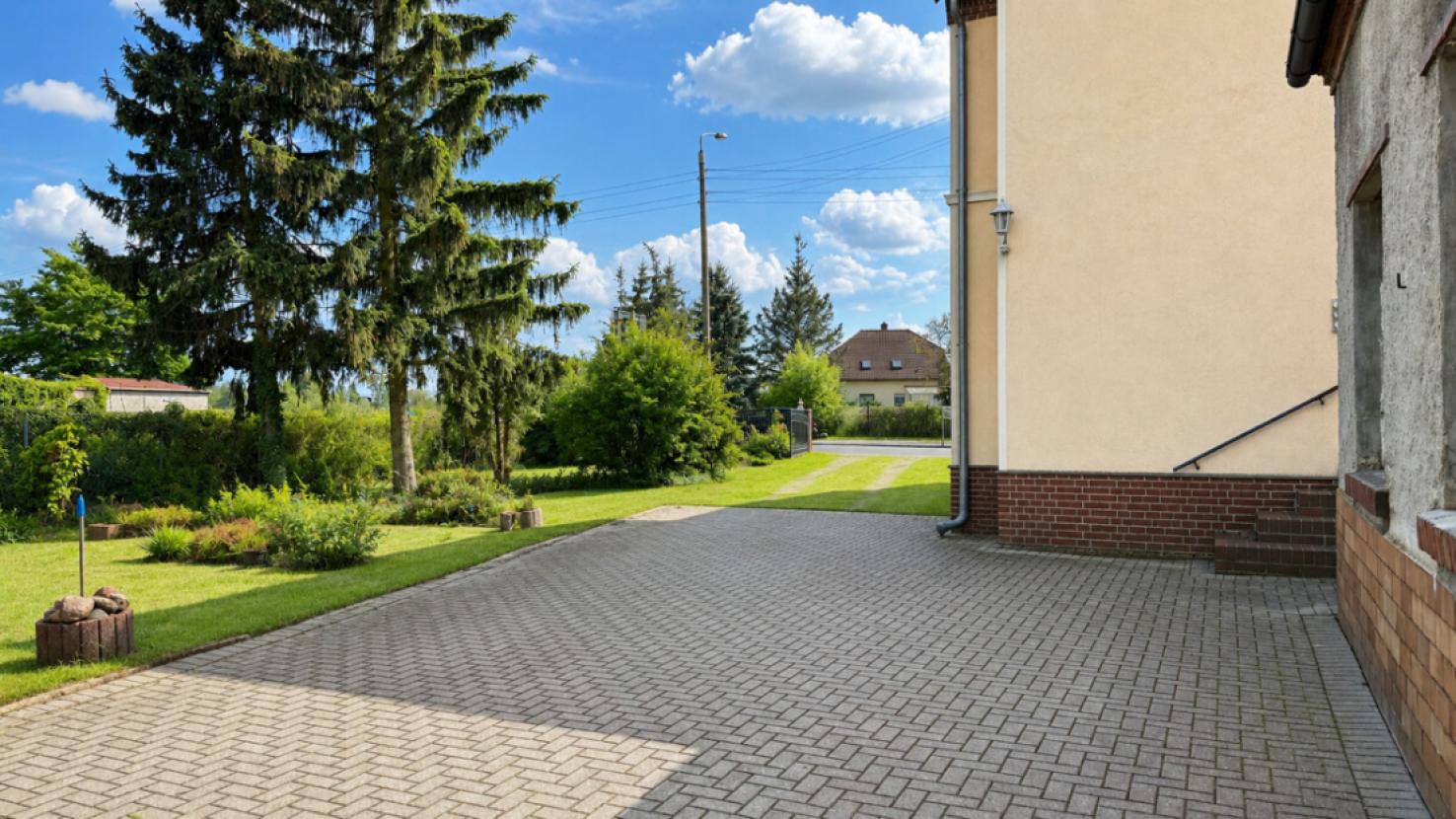 viel Platz zu parken für dein Gäste