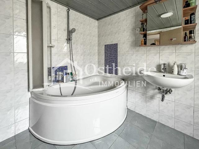 Badezimmer (Ansicht 1)