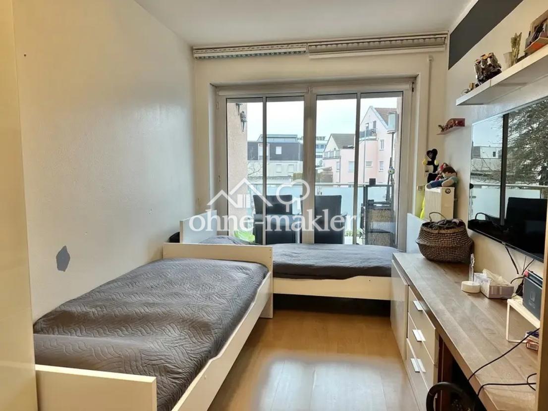 Kinderzimmer / HomeOffice