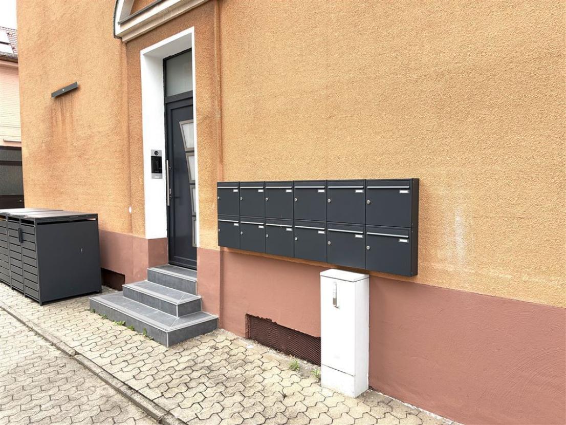 Neue Briefkastenanlage
