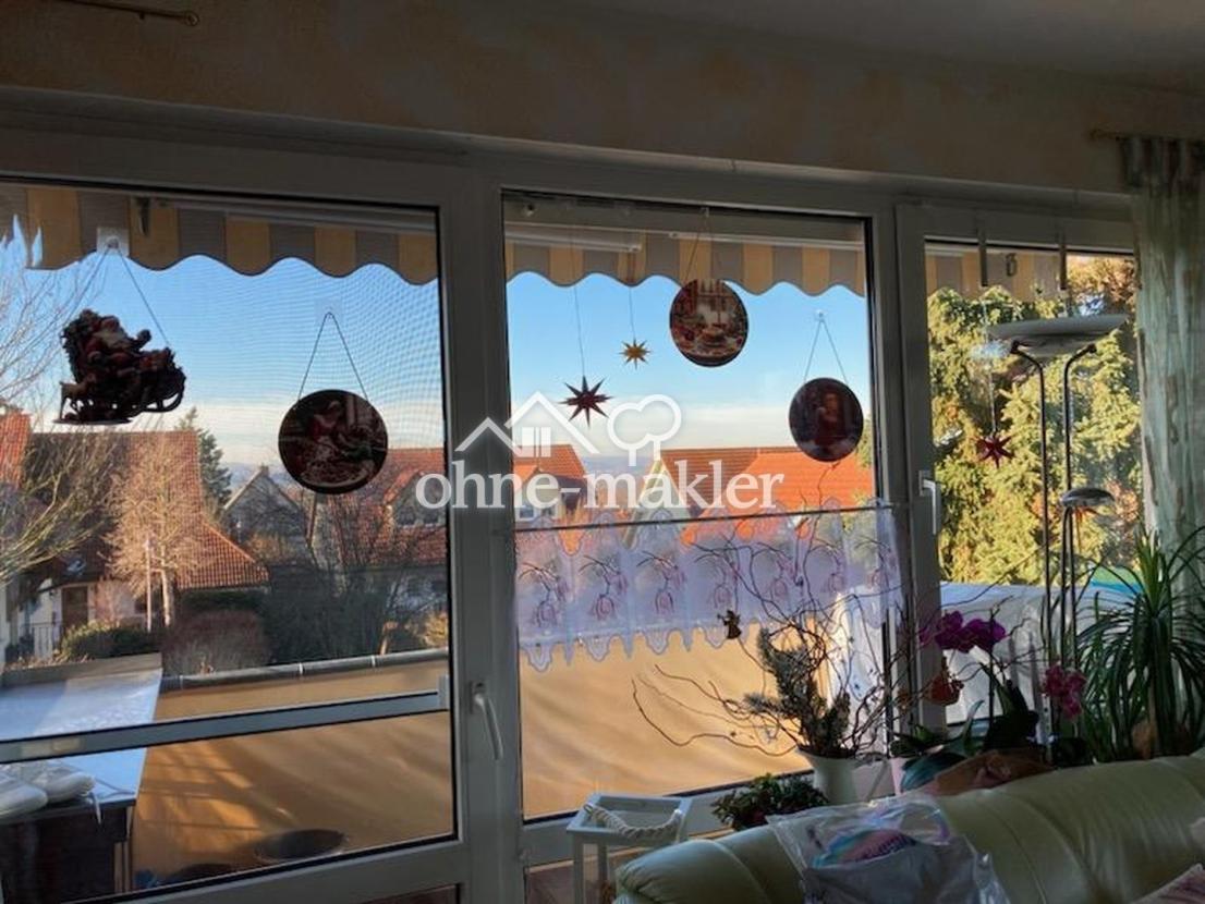 Wohnzimmerfenster zum Balkon