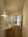 Badezimmer – Blick zum Eingang