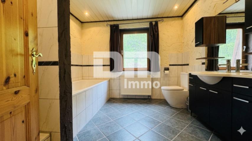 Bad 1 / Wanne und Dusche