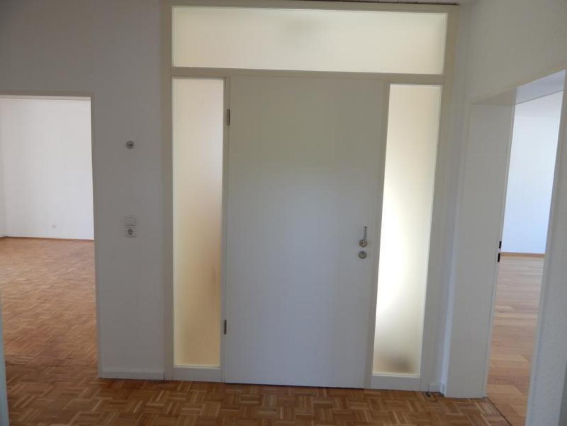 Wohnungstuer