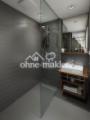 Modernes Badezimmer