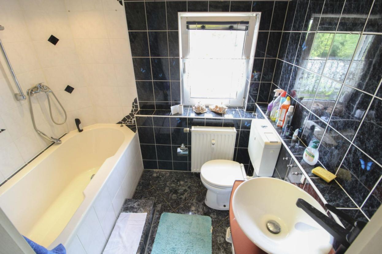 Badezimmer 1. OG
